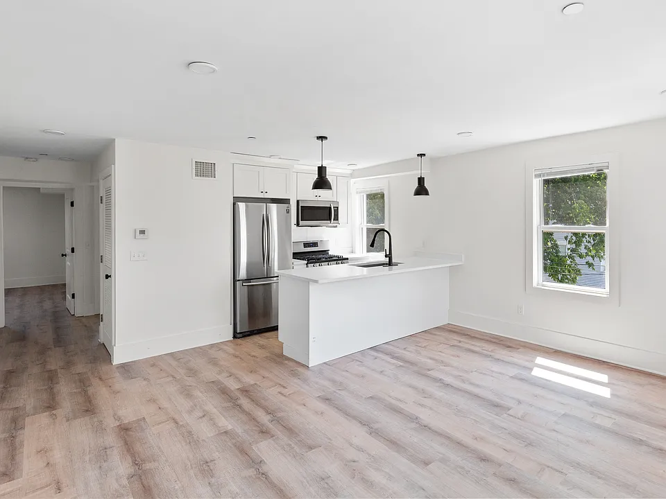 14 Vinton St #2B