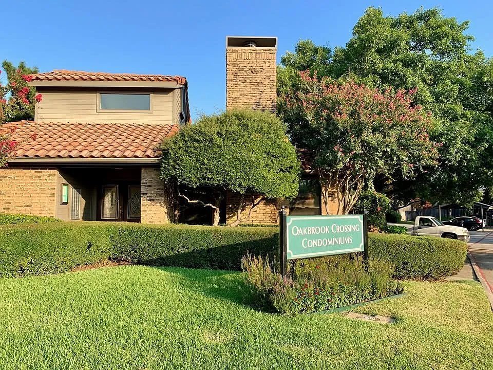 14800 Enterprise Dr — Photo 2