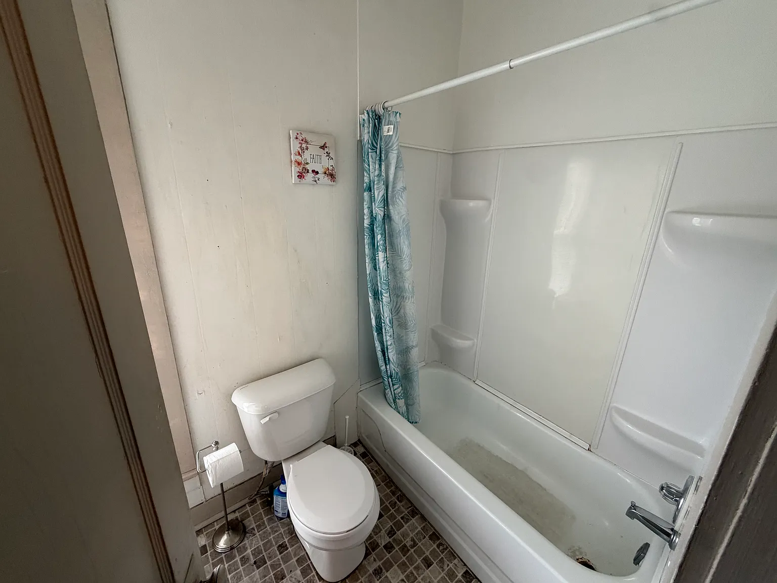2 bed, 1000 sqft, $900 — Photo 2