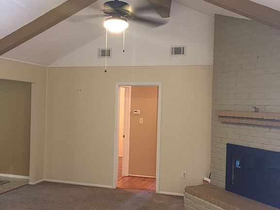 2nd image of 1115 Newport Blvd