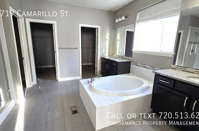 11719 Camarillo St — Photo 24