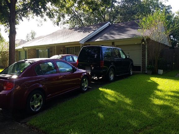 2nd image of 1313 Bayou Oak Dr