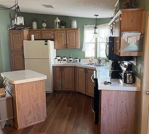 5th image of 54 Oak Ridge Cir