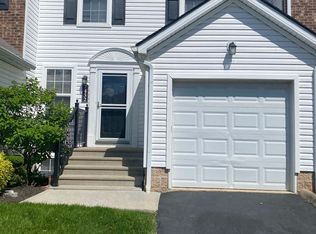 7432 Cayman Ln, Columbus, OH 43085