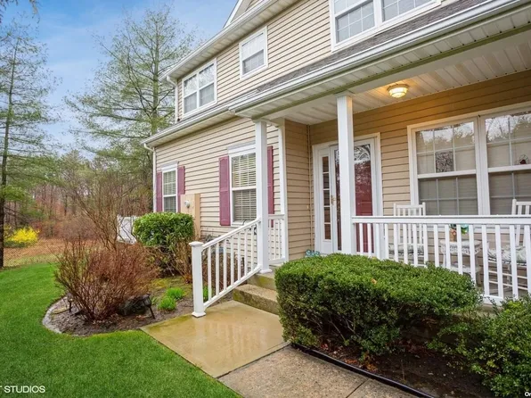 34 Halley Court #34, Nesconset, NY 11767