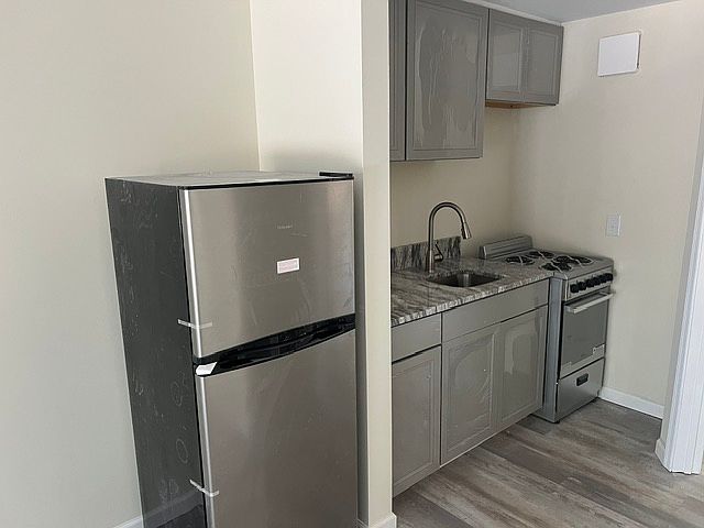 1st image of 163 Chancellor St #3