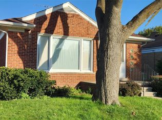 9827 Rosedale Blvd, Allen Park, MI 48101