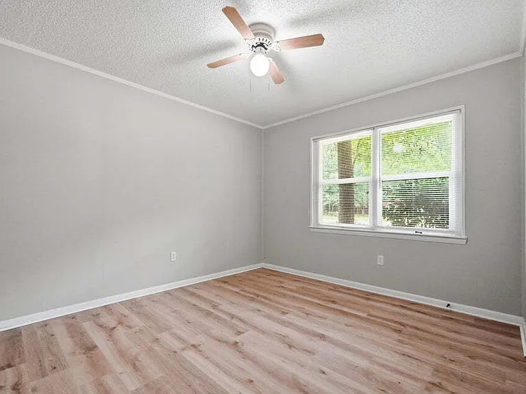 106 Andrews Ave — Photo 25