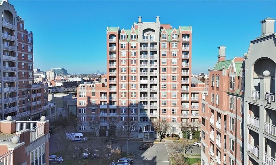 1st image of 40 Oceana Dr W APT 10E