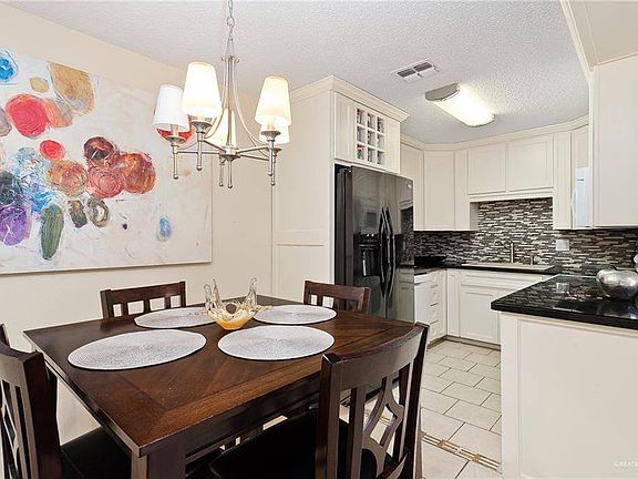 4th image of 807 E 21st St APT 38