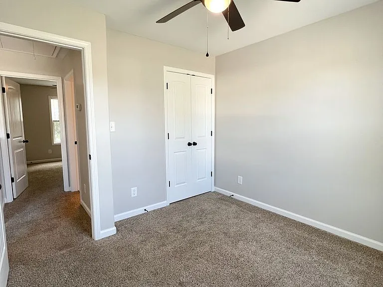 358 Chalet Cir — Photo 27