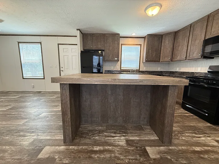 38000 Le Chateau Blvd #49 — Photo 6