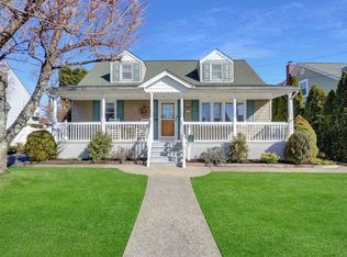 4 Laurel Pl, Bethpage, NY 11714