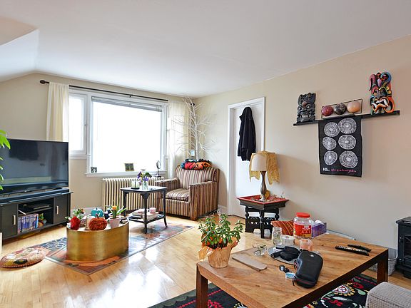 4th image of 2888 Irving Ave S #2