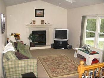 1st image of 6033 Sinlgetree Ln