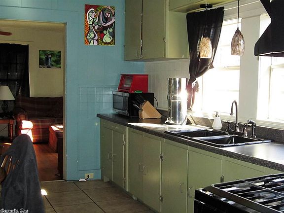 5th image of 502 E Jackson Ave