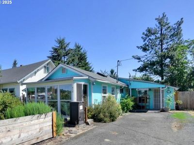 416 S 10th St, Cottage Grove, OR, 97424