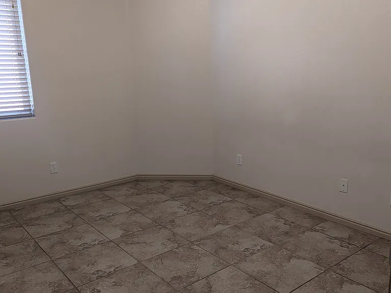 372 Megan Cir — Photo 22