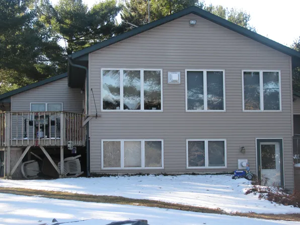 N1188 Chalet Dr, Waupaca, WI 54981