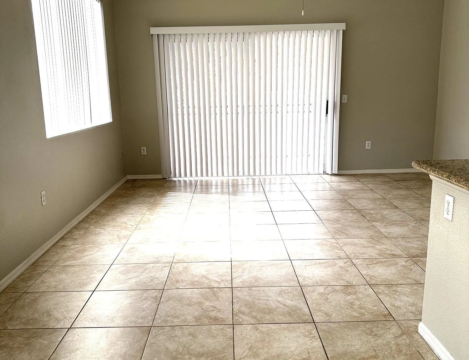 1 bed, 1.0 bath, 895 sqft, $1,150 — Photo 4