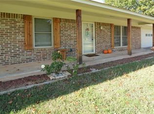 220 S Spring Branch Trl, Springtown, TX 76082