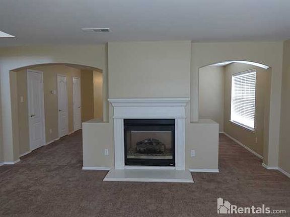 4th image of 702 Cedarwood Dr