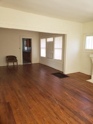 2nd image of 1315 W Archer St