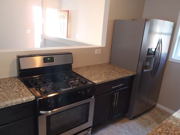 3rd image of 1607 N Oak Ave