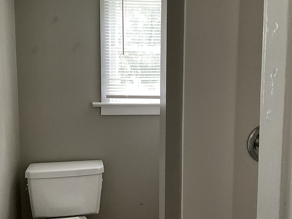 4th image of 926 Columbia Ave APT 3