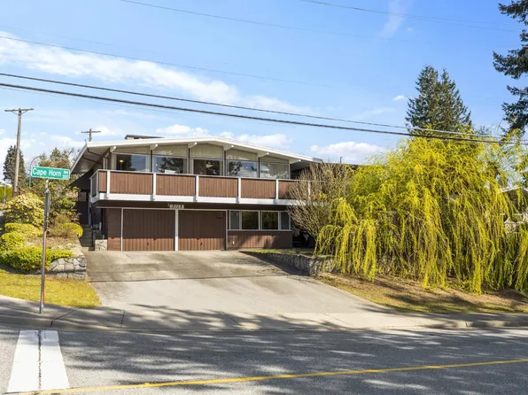 2113 Cape Horn Ave, Coquitlam, BC V3K 1J4