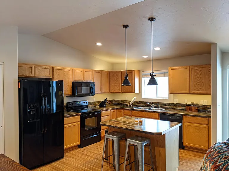 379 Bismark St — Photo 2