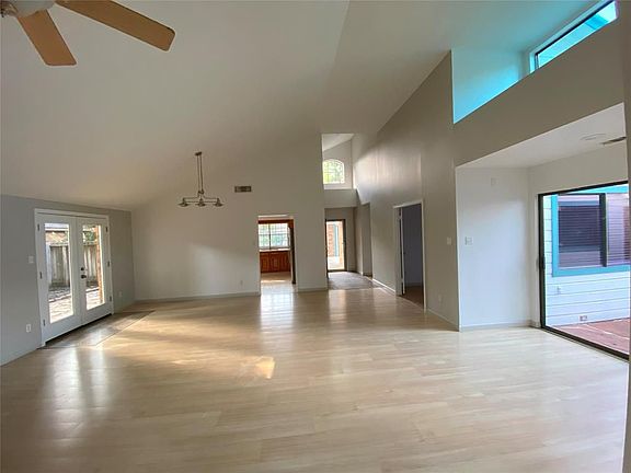 5th image of 15803 Lakedale Dr