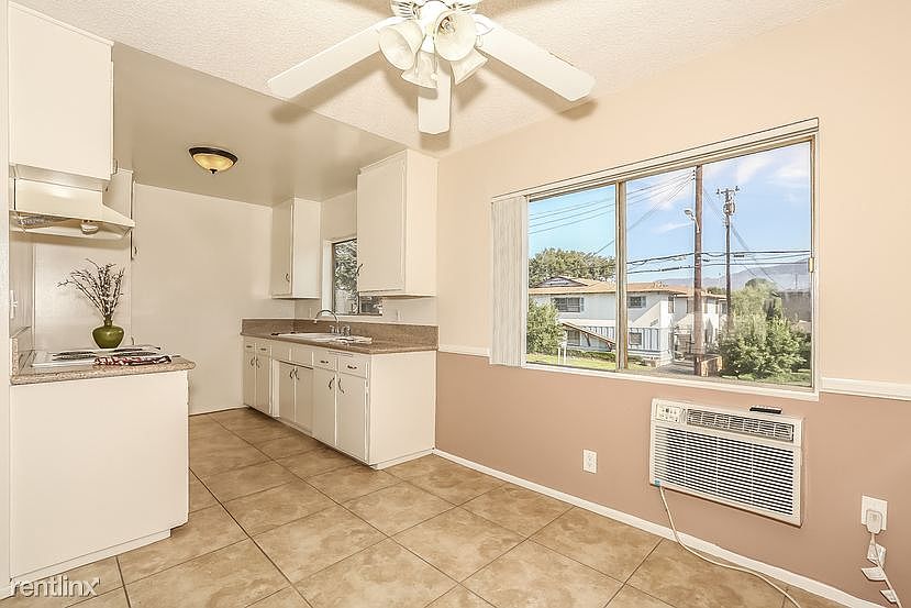 012-Kitchen-702115-mls