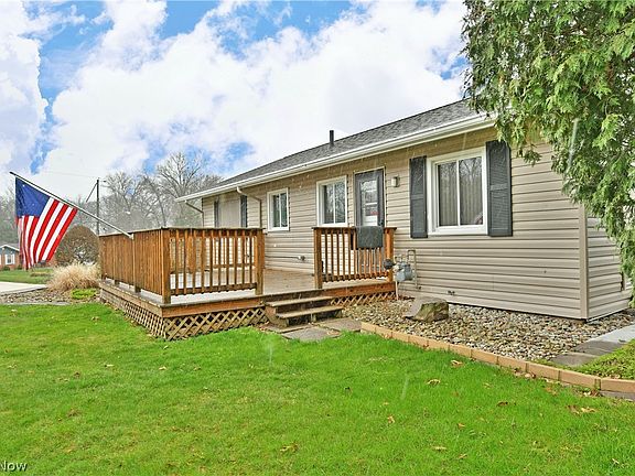 5th image of 1845 Stonehenge Ave NE