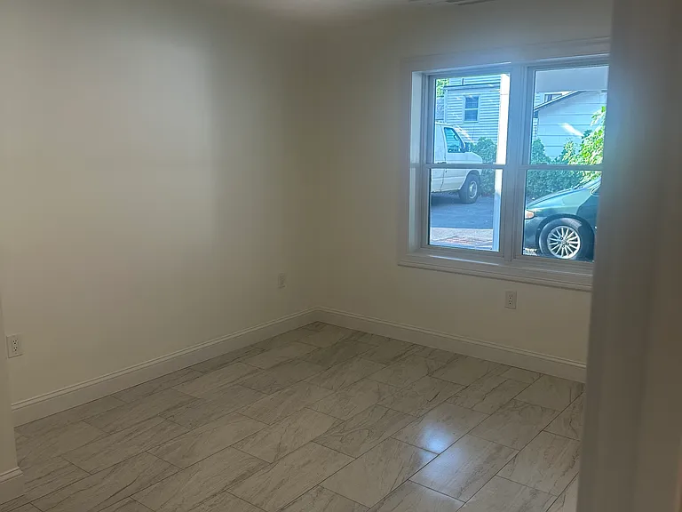 65 Cox Ave — Photo 9