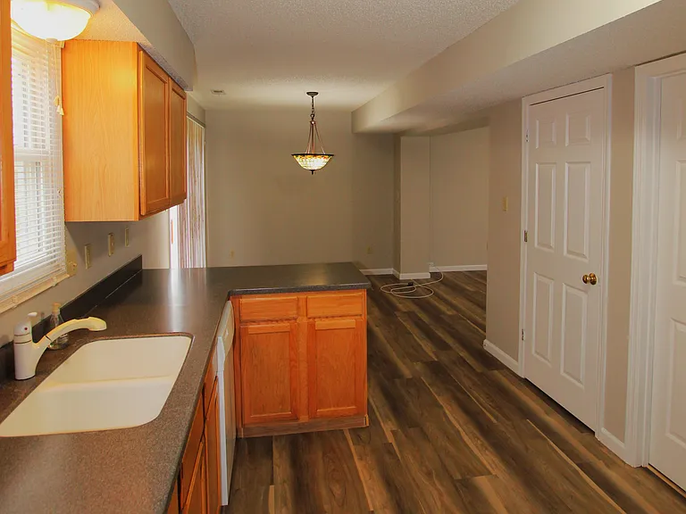 307 Columbia Dr — Photo 6