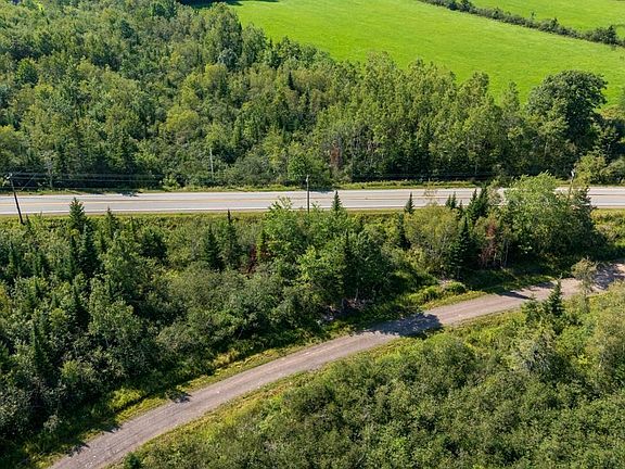 3rd image of 395 Alton Loop