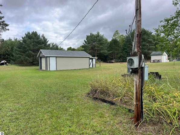 4800 W 4th Rd, Buckley, MI 49620
