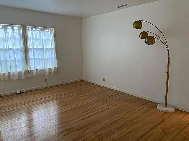 1814 S Rimpau Blvd — Photo 3