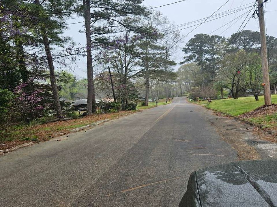 2nd image of 127 Lakeside Dr