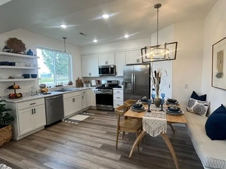 237 Fairgrounds Rd — Photo 3