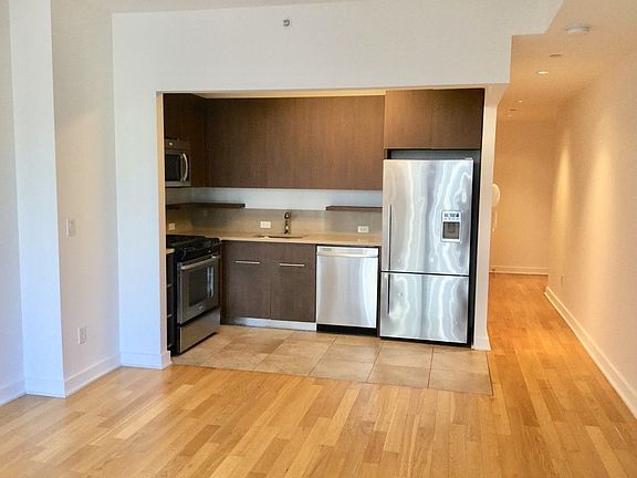 4th image of 885 6th Ave APT 16B