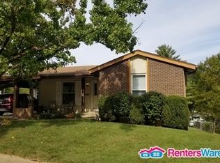 1236 Green Knoll Dr, Fenton, MO