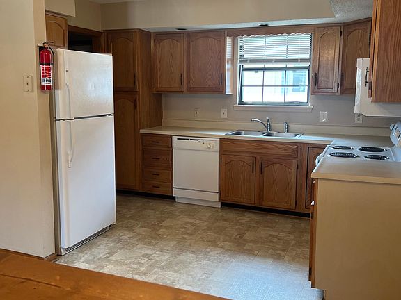 3rd image of 10205 E 63rd Ter #B