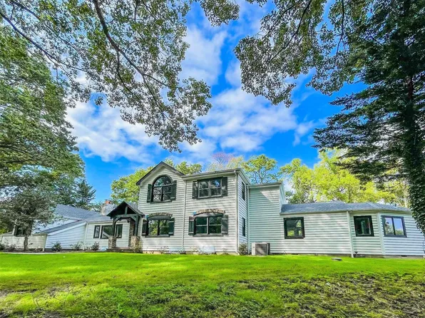 7 Harbor Hill Drive, Lloyd Harbor, NY 11743