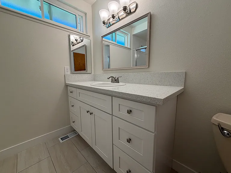 15176 Oakwood Ln — Photo 13