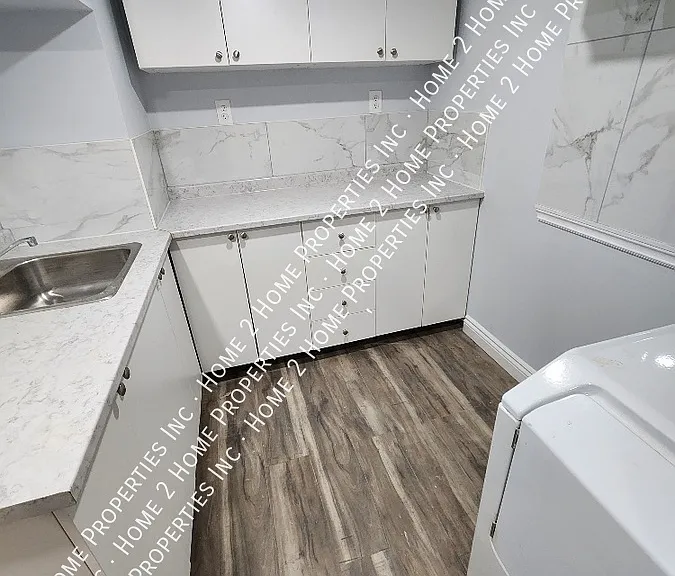 1182 Howard Ave — Photo 6