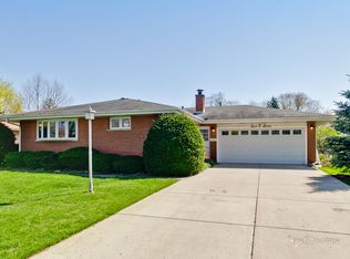 207 N Deneen Ln, Mount Prospect, IL