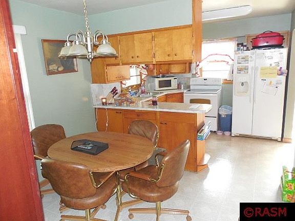 5th image of 239 Drew Ave NE