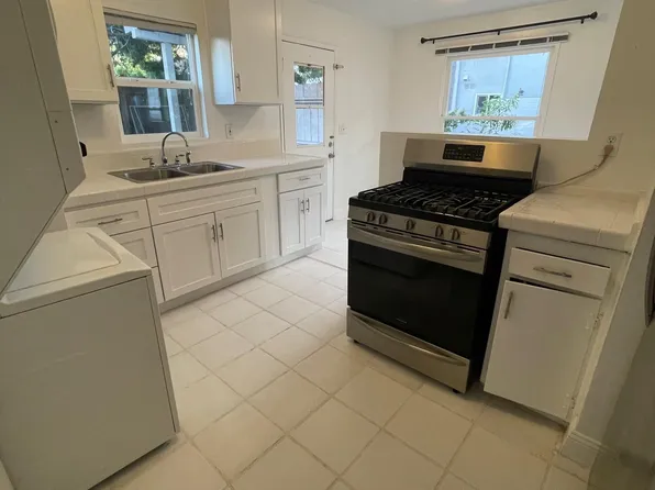59 Ocean View Ave #A, Santa Barbara, CA 93103